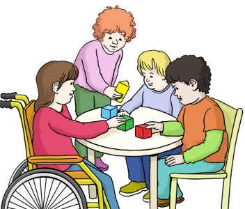 Vier Kinder spielen zusammen mit Holzklötzen in unterschiedlichen Farben. Ein Mädchen ist im Rollstuhl, zwei Jungs sitzen auf zwei Stühlen und ein Mädchen mit roten Haaren steht dabei. Alle sind am Tisch.
